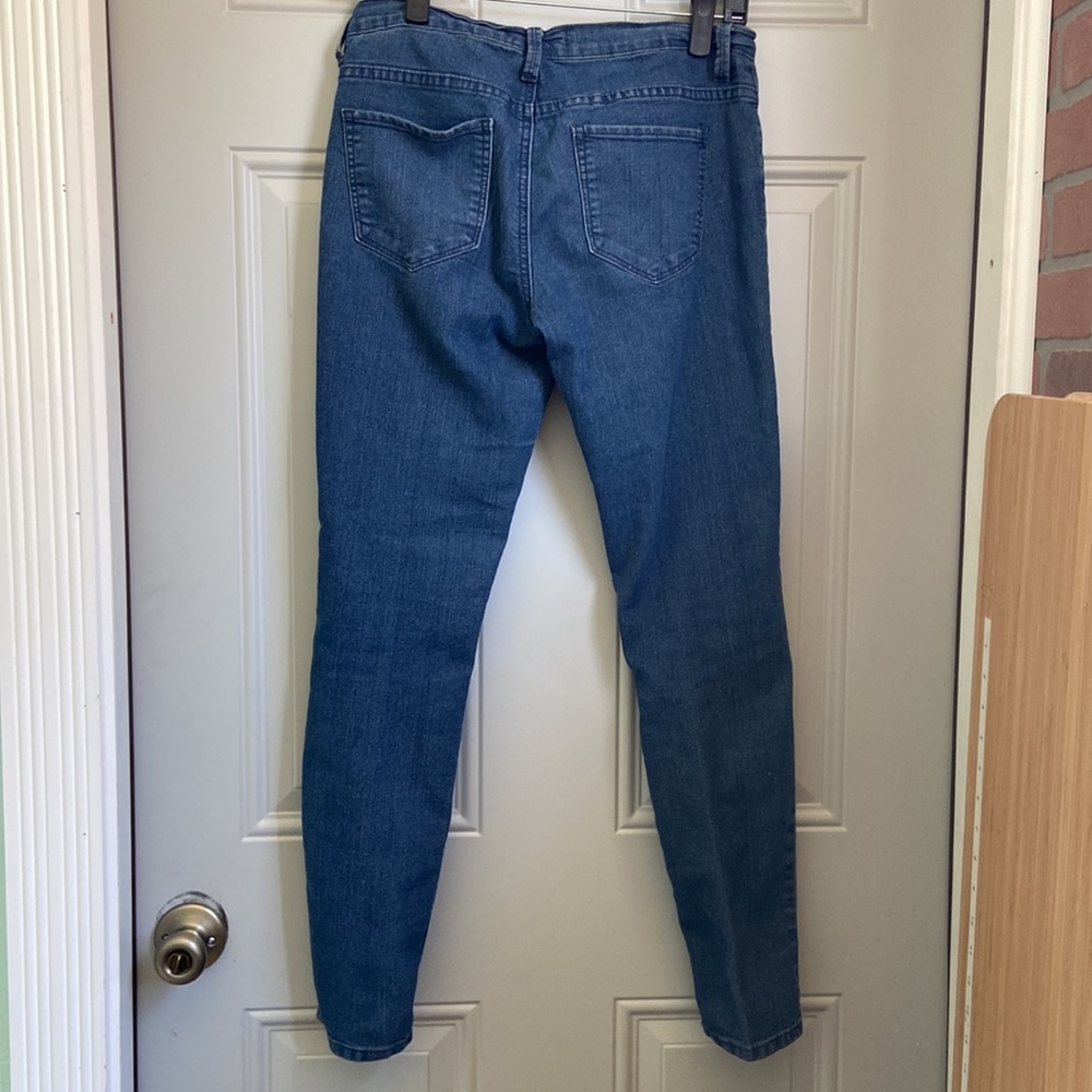Jeans - Picture 3 of 4